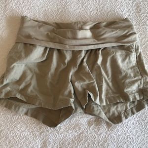 Linen maternity shorts - demi-panel